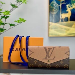 Louis Vuitton Elegant Brown and Tan Wallet